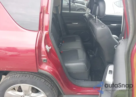 2015 Jeep Compass Latitude z USA, uszkodzony, nr VIN 1C4NJDEB2FD184802